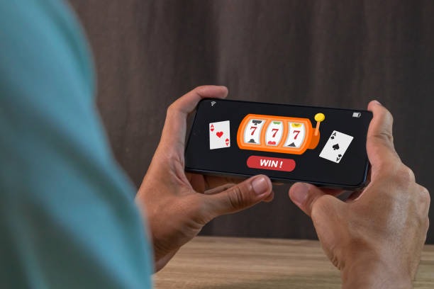 Multilingual dealer chat interface on halo bet Togel Online table